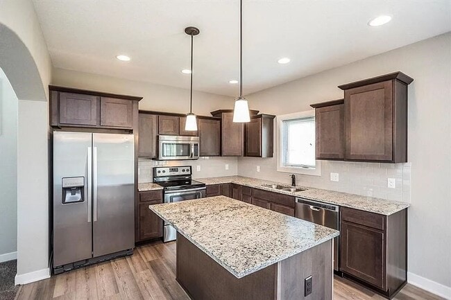 Foto del edificio - Spacious 4 Bedroom Home in Sugar Creek Wau...