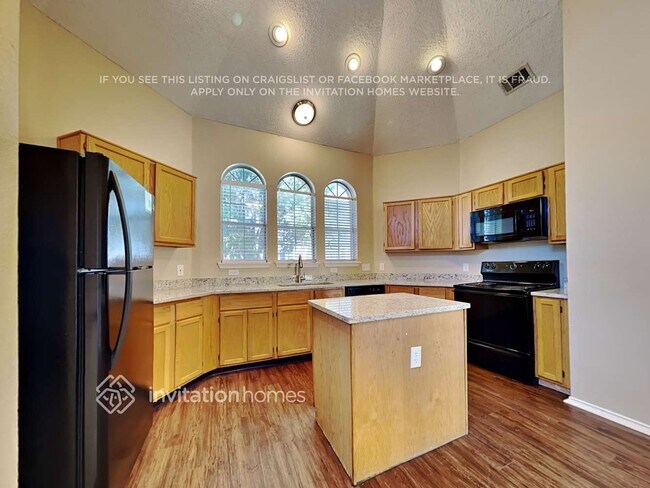 Building Photo - 2012 Creek Royal Dr