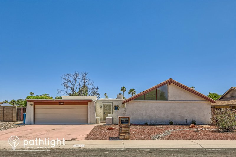 Primary Photo - 3031 W Mercer Lane