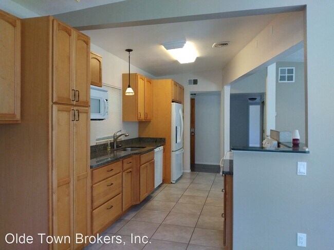Building Photo - 3 br, 2 bath House - 428 Selkirk Drive