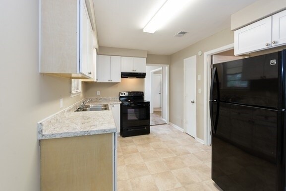 Building Photo - 7511 Highview Dr