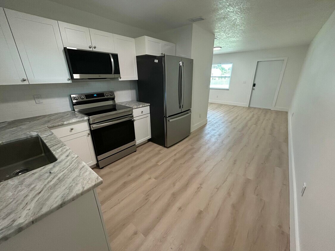 Foto principal - 2135 Sibley Ave