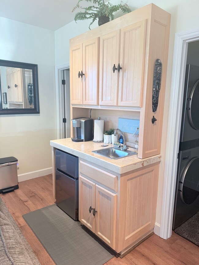 Foto del edificio - 431 Vista del Mar Dr