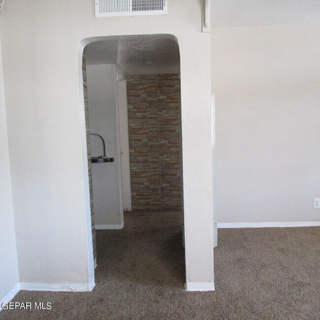 Building Photo - 7516 Hermosillo Dr