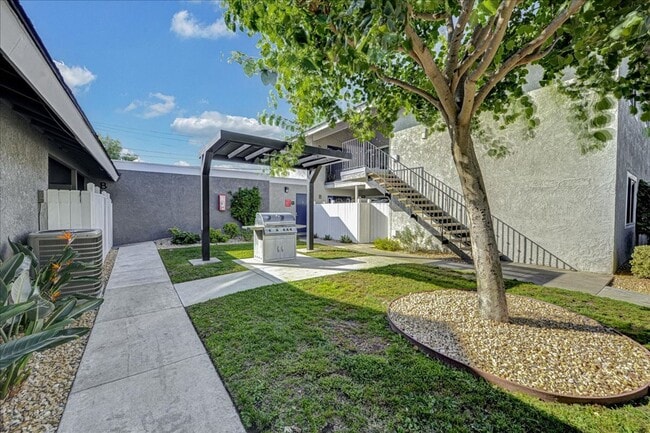 Foto del edificio - The Evergreens Apartment Homes