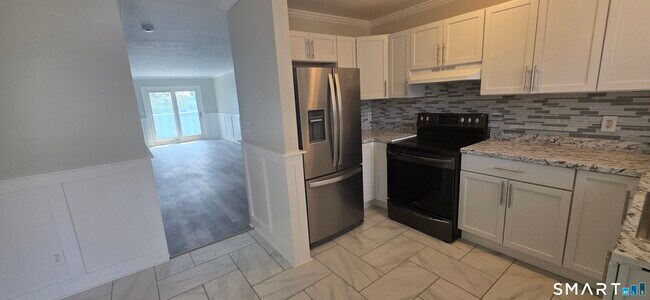 Building Photo - 769 Sylvan Ave