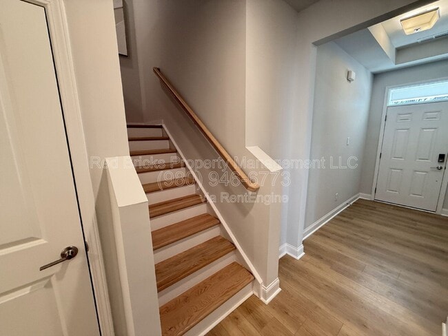 Building Photo - 1014 Mapletree Ln