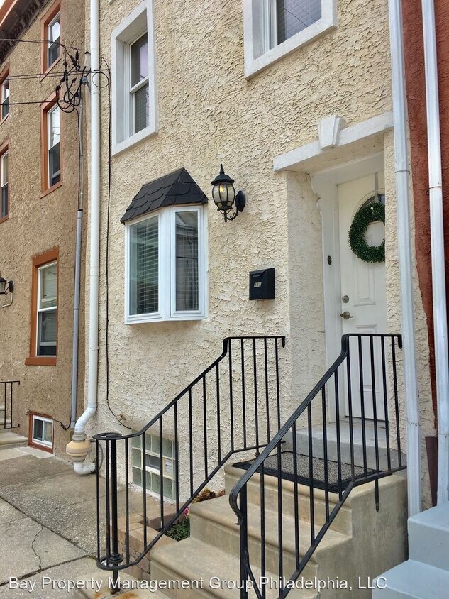 Foto principal - 3 br, 1.5 bath House - 111 Roxborough Ave