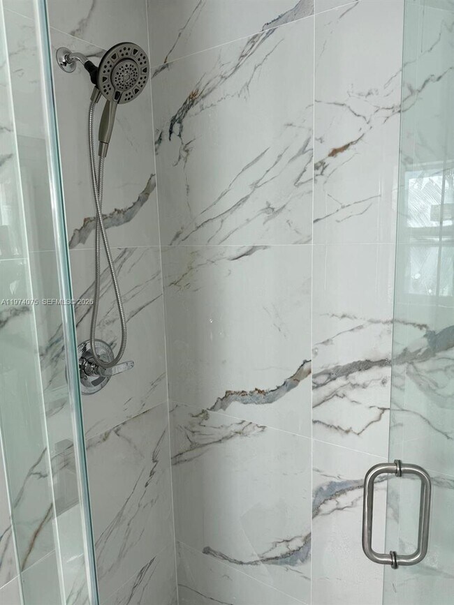 Foto del edificio - 1943 71st St