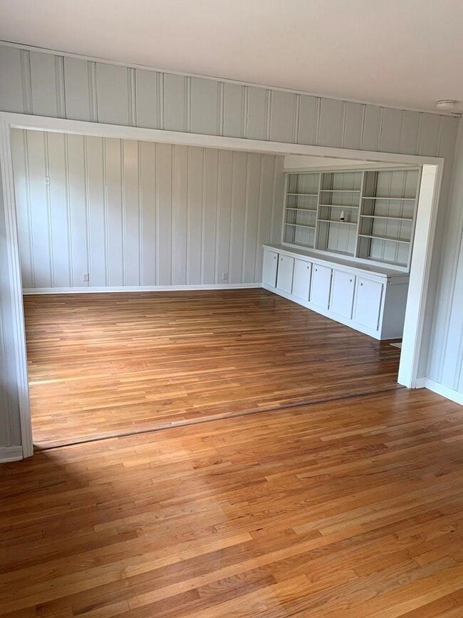 Building Photo - 3111 Broadmead Dr
