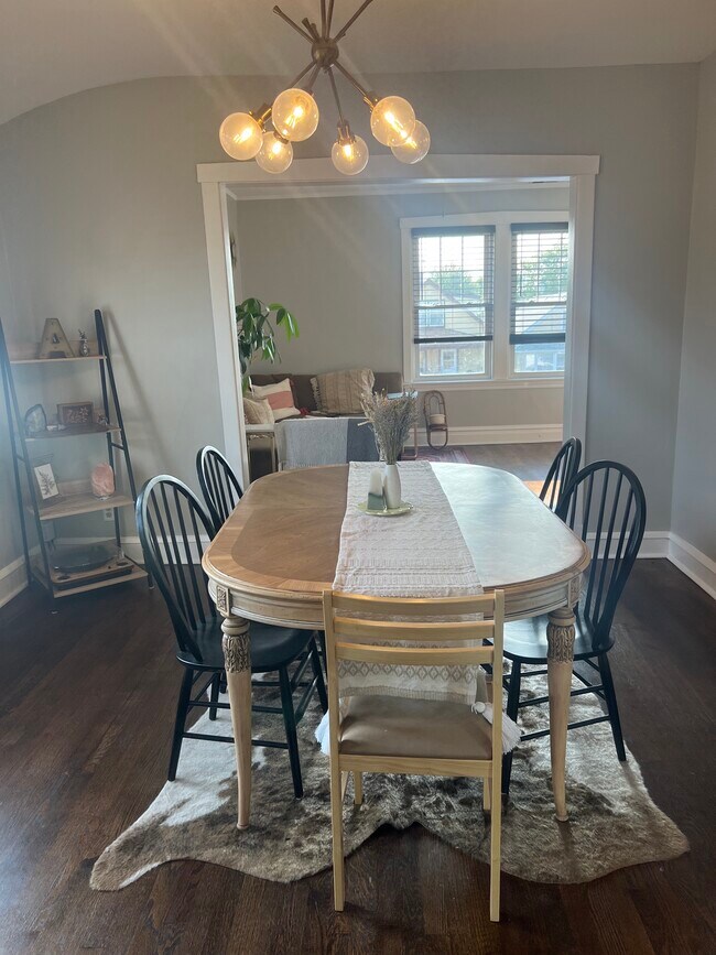 Dining Room - 4545 N Austin Ave