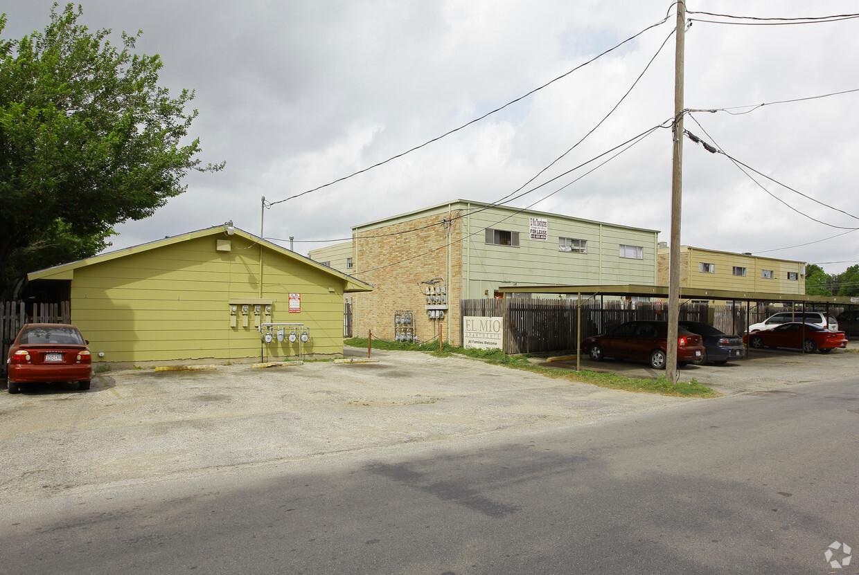 Building Photo - El Mio Townhomes