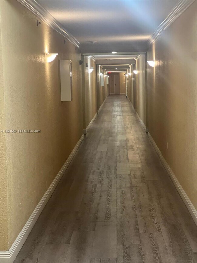 Building Photo - 2475 NW 16th St Rd