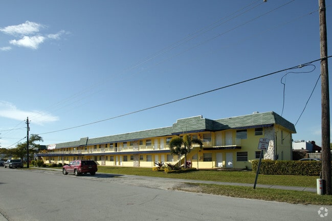 Building Photo - Hemingway Villa Condos