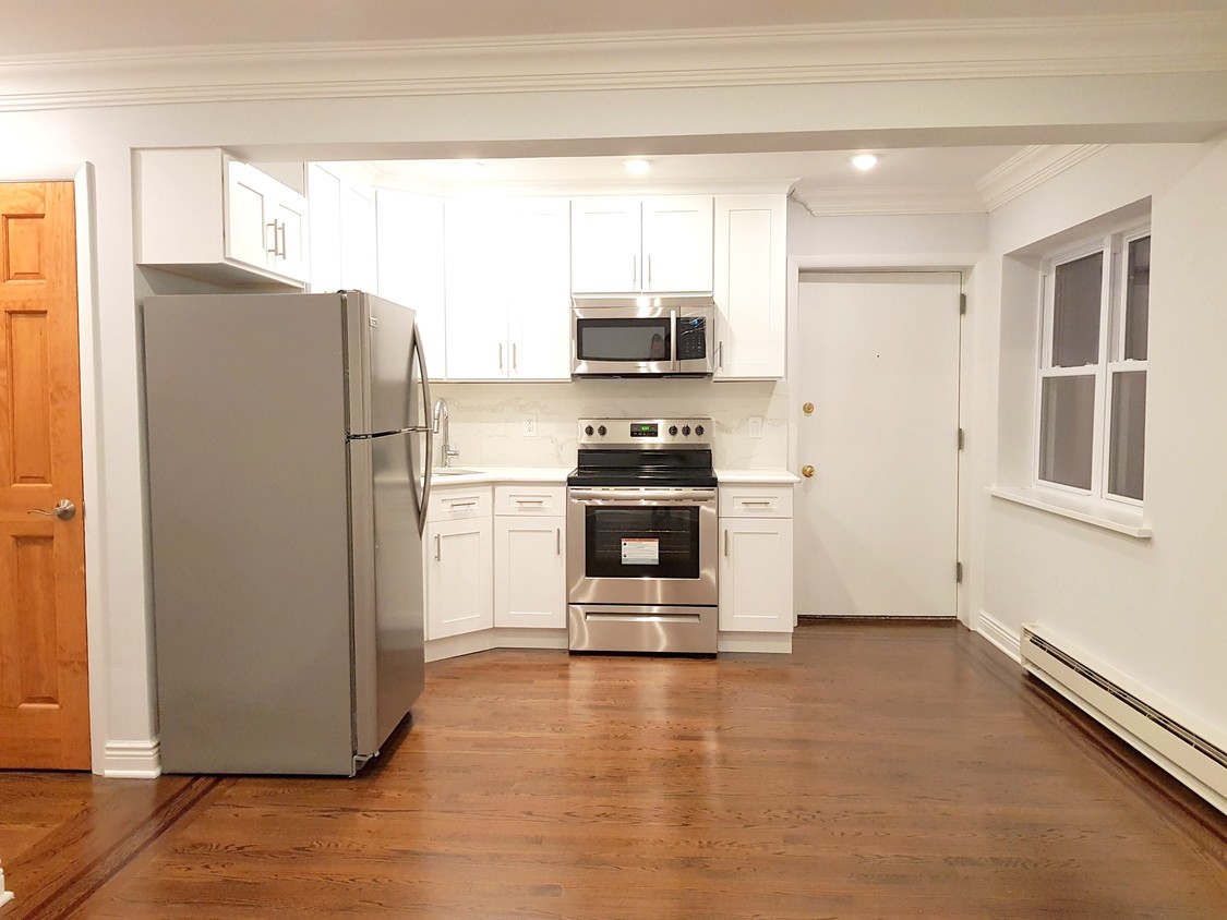 Foto principal - 7403 1st Ave