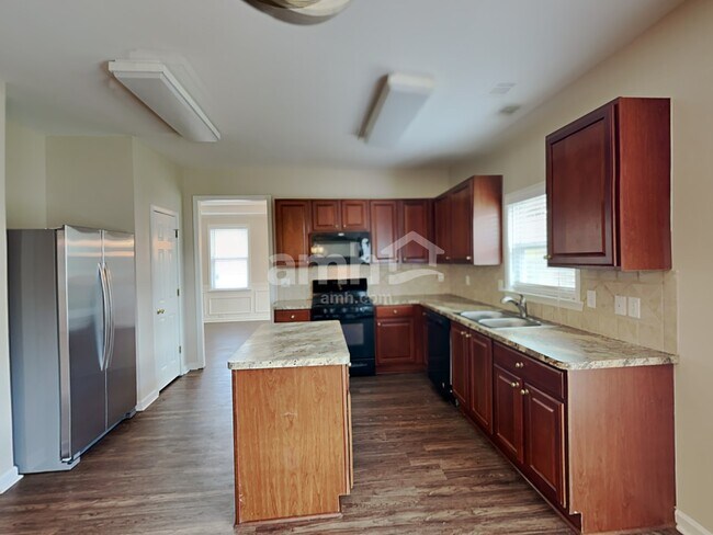 Building Photo - 7366 Poppy Way