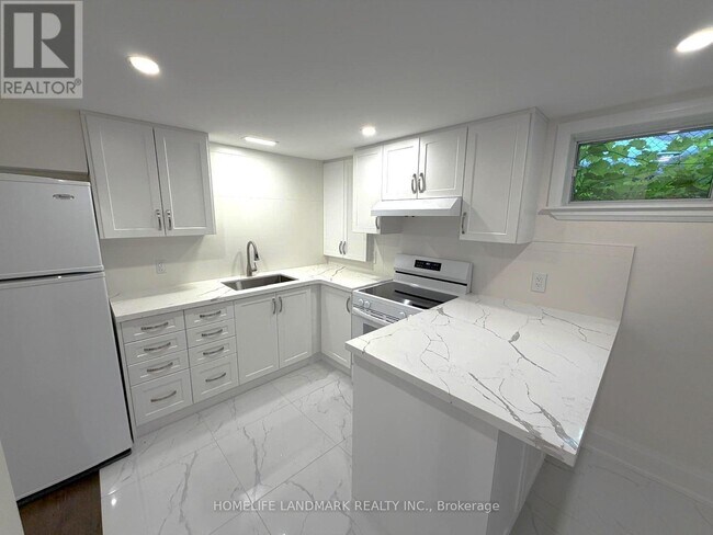 Building Photo - 126 Fenside Dr