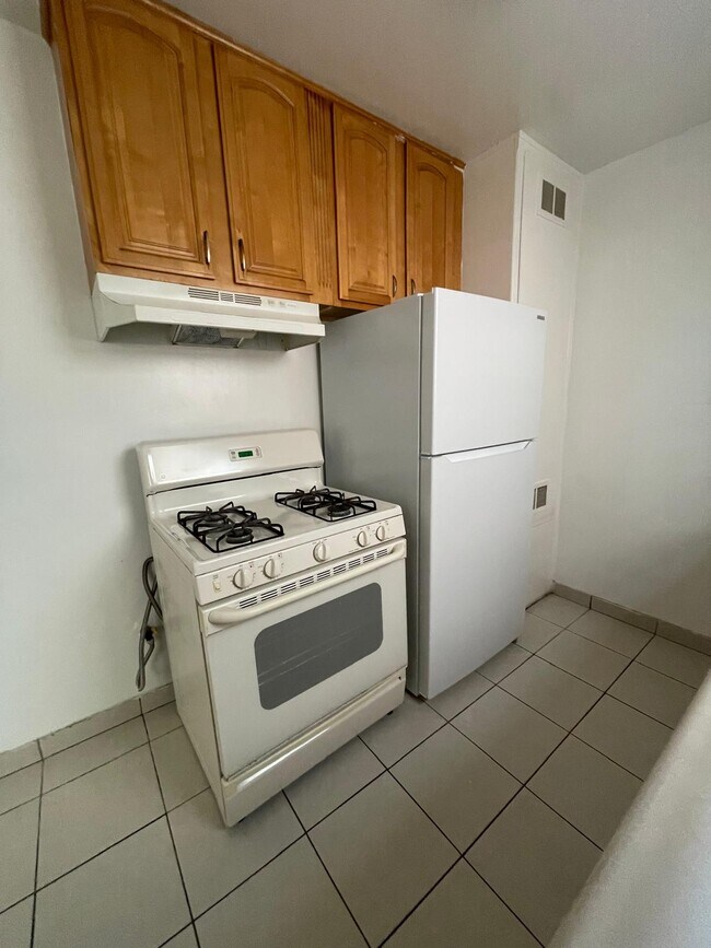 Foto del edificio - 14122 Gilmore St