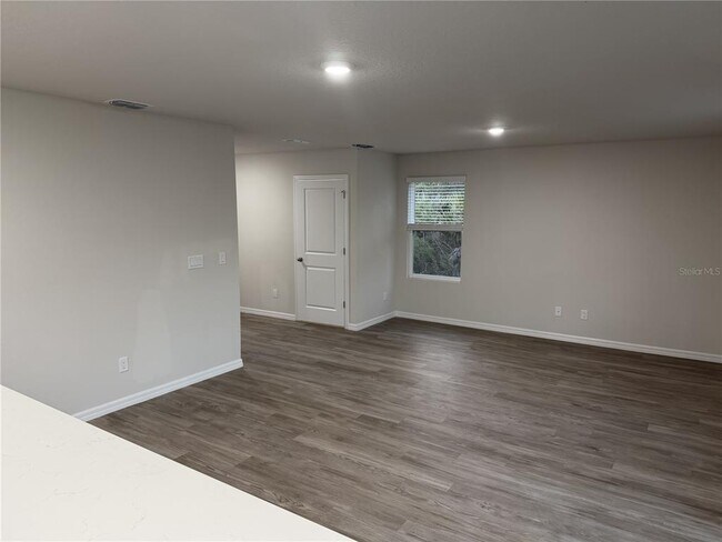 Foto del edificio - 33 Wood Acre Ln