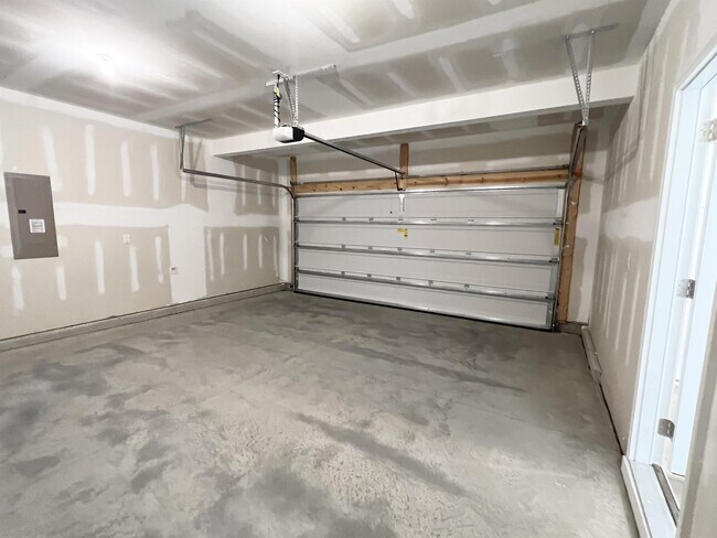 Foto del edificio - 324 Highview Dr