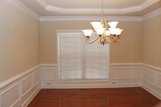 Building Photo - 3889 Fairhill Point