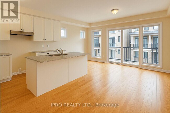 Photo du bâtiment - 3098 Meadowridge Dr