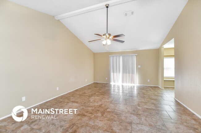 Building Photo - 1724 Panola Dr