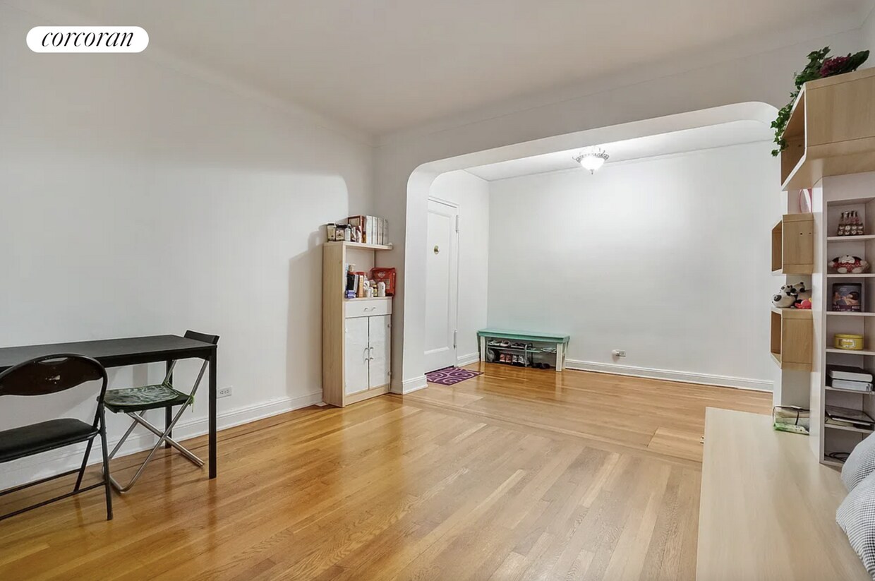 7615 35th Ave Unit 5M, Queens, NY 11372 Room for Rent in Queens, NY