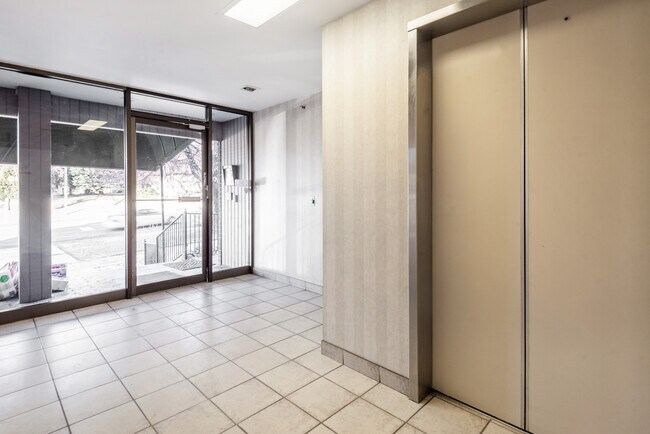 Foto del edificio - 960 E 100 S