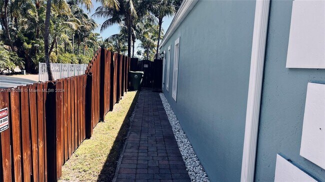 Foto del edificio - 3102 Shelby Way