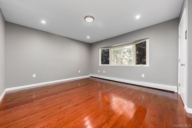 Building Photo - 1792 E 48th St