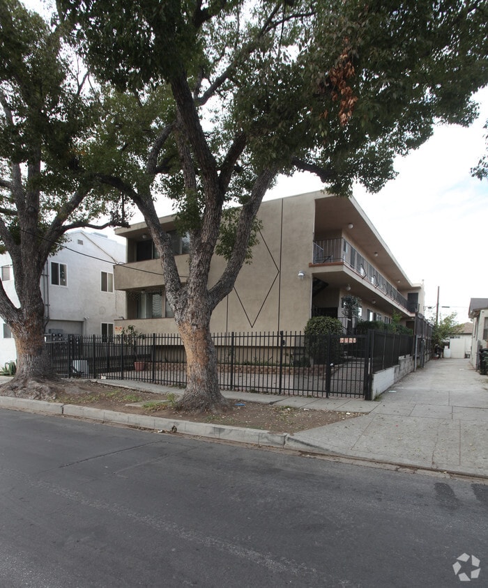 Building Photo - 1189 N Alexandria Ave