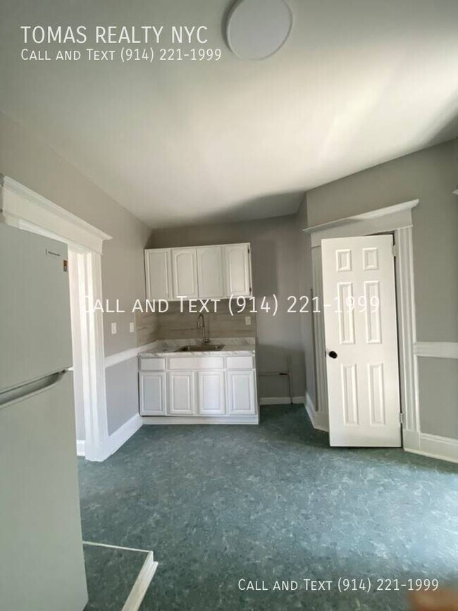 Foto del edificio - 12 Riverview Pl