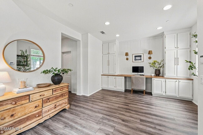 Building Photo - 425 Stratus Ln