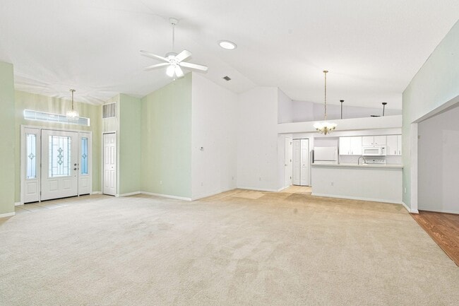 Building Photo - 11220 Hollander Ave
