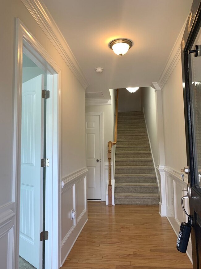 Building Photo - PRIME LOCATION, 3 Bedrooms Suites Apex TH Near HWY, Schools, Shops and Community Amenities!