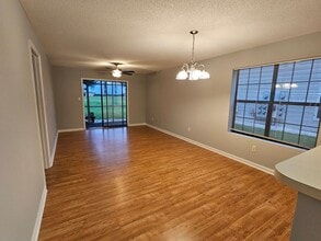 Building Photo - 1095 Plantation Dr W