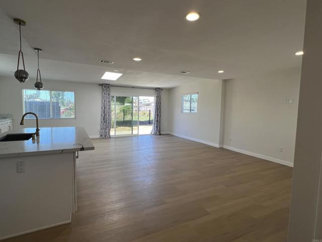 Building Photo - 3870 Hiawatha Way