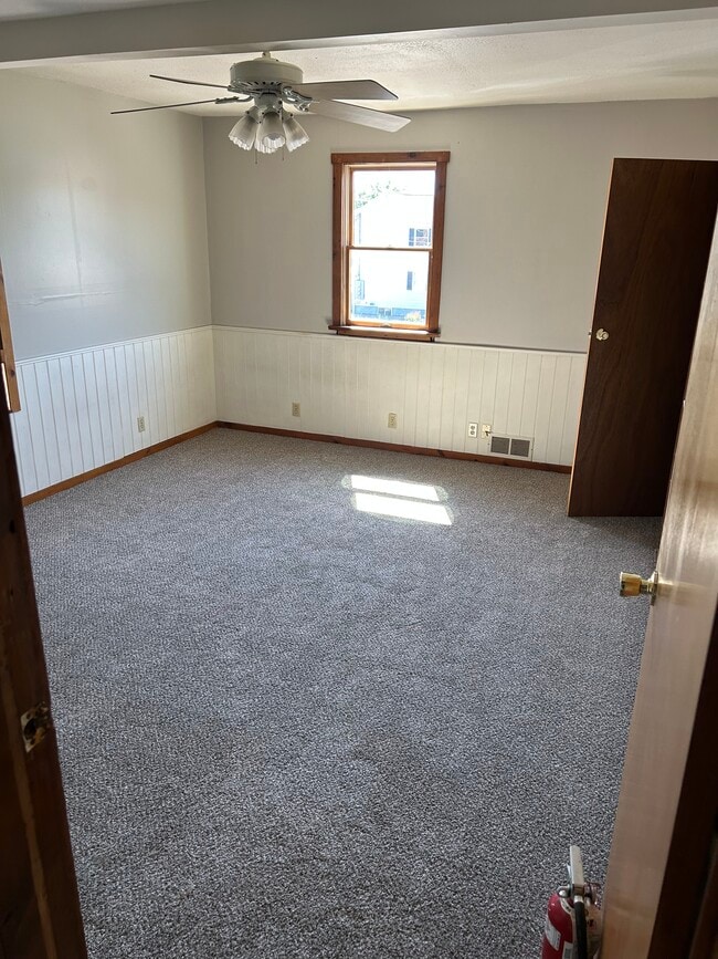larger bed - 142 Liberty St