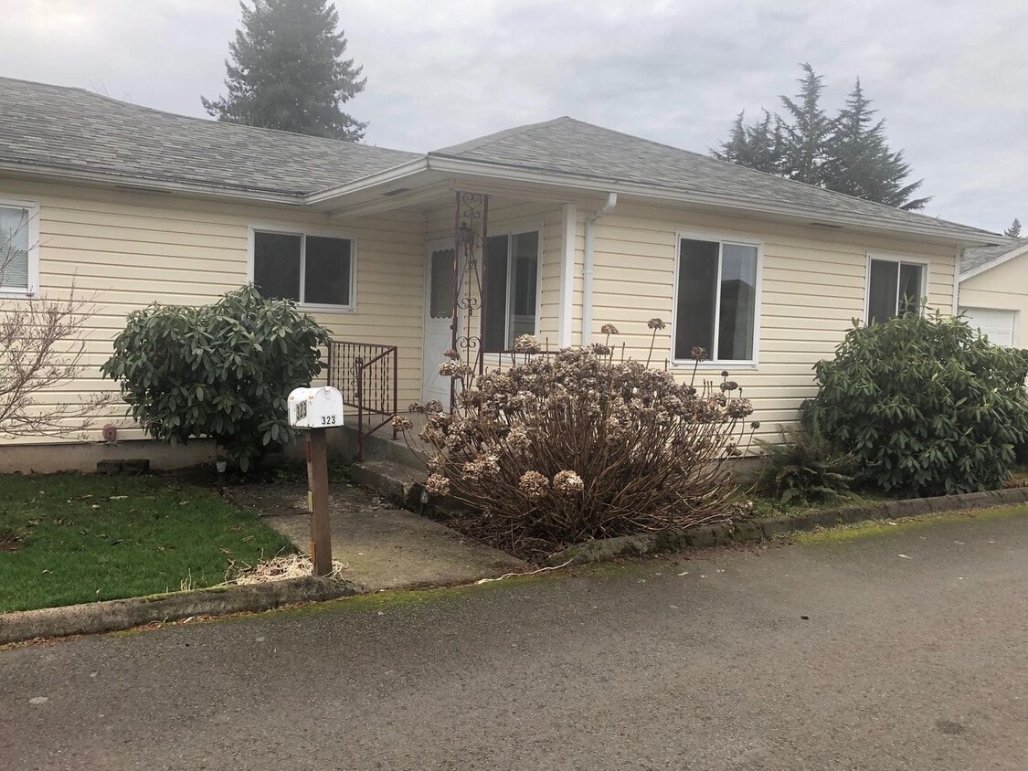 Primary Photo - Lisa Johnson Duplex (LJ)