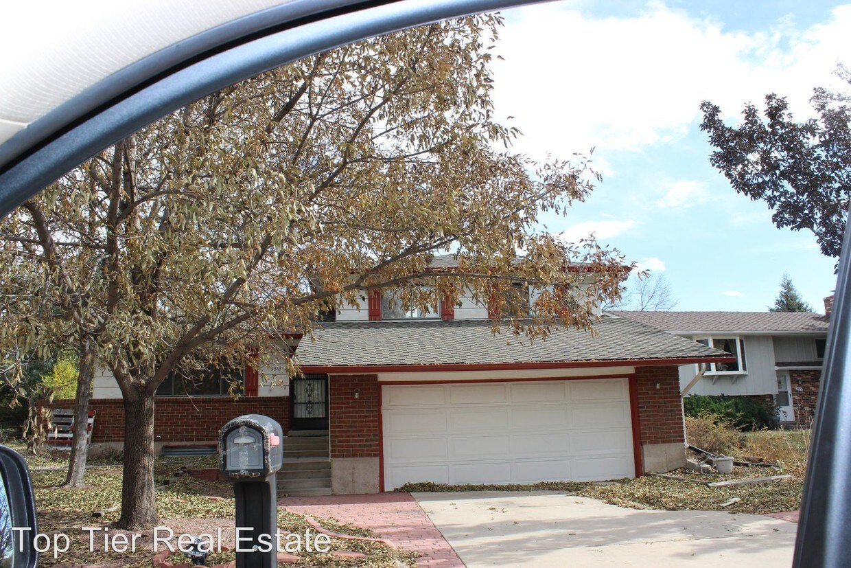 Foto principal - 3 br, 2 bath House - 3535 Carousel Lane