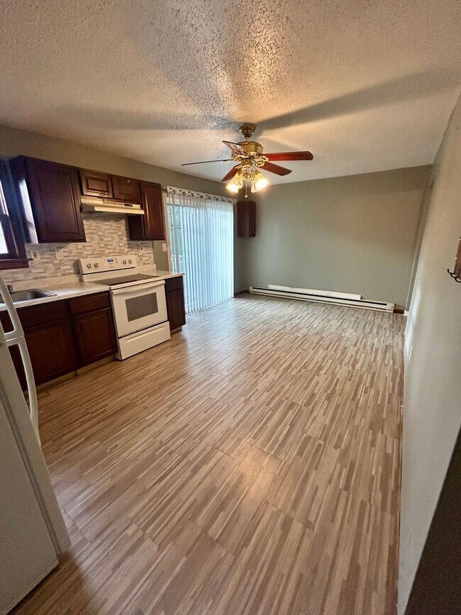 Foto del edificio - Charming 3-bedroom, 2-bath home in East Stroudsburg