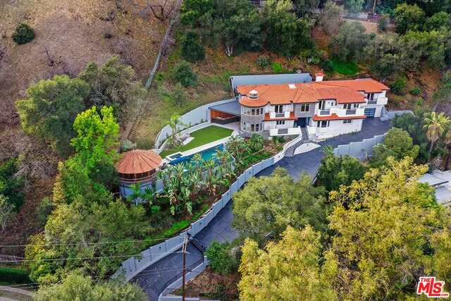 Building Photo - 3373 Coldwater Canyon Ave