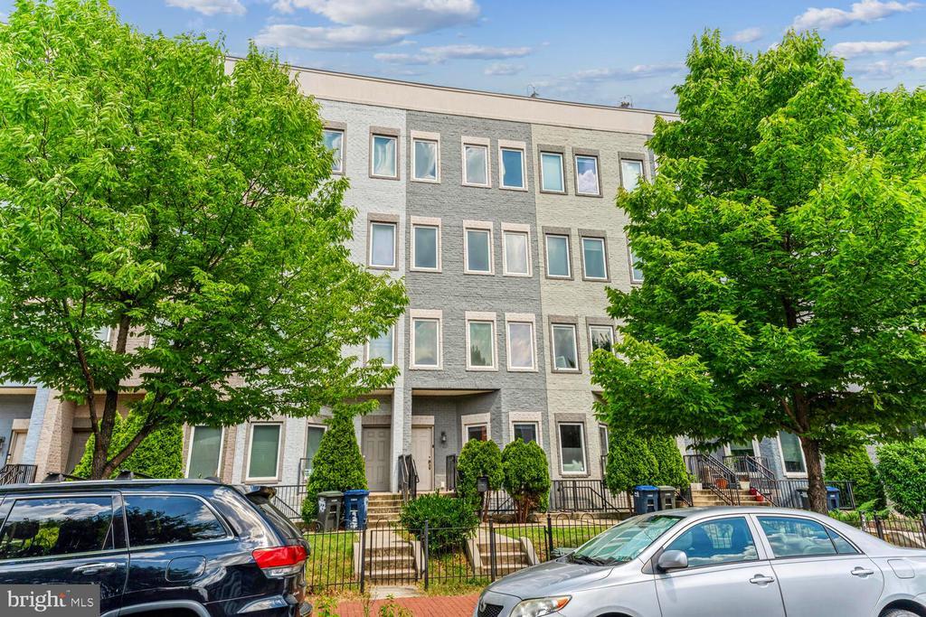 Primary Photo - 925 12th St NE