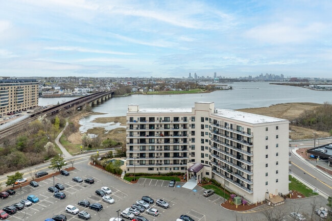 Edgewater Place Condominiums