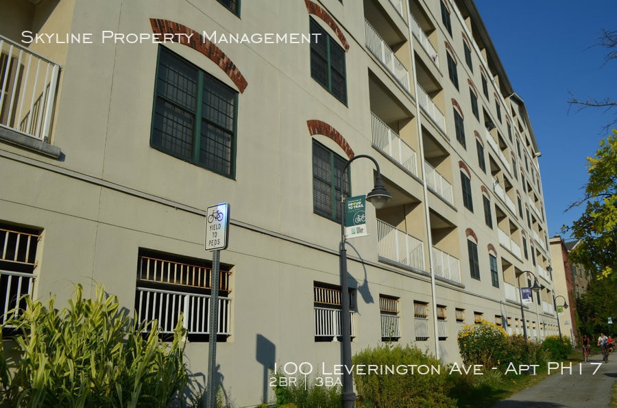 Primary Photo - 100 Leverington Ave
