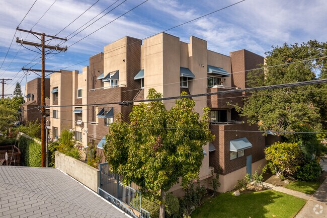 Building Photo - 315 Chester St
