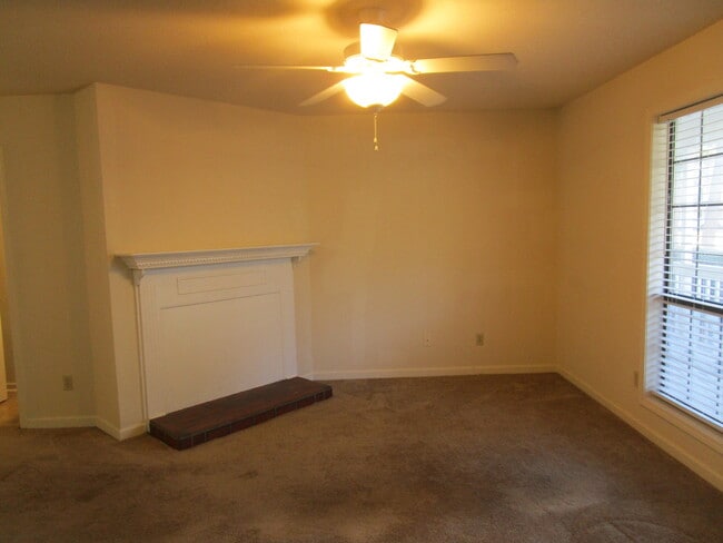 Foto del edificio - 645 Archdale Dr