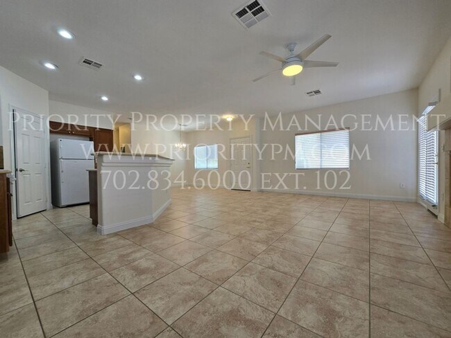 Building Photo - Beautiful 1600+ sq ft.  3 bedroom ~ UPGRADED!