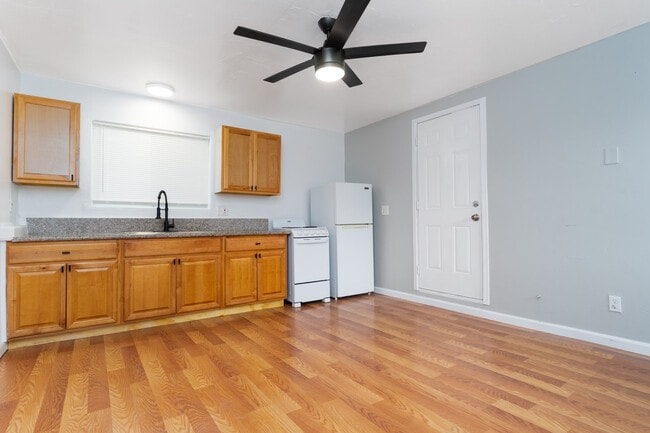 Building Photo - 2520 Fenton Pl